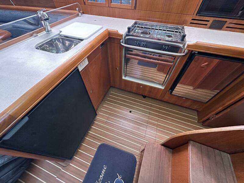 Ninkasi 38ft Hunter Yacht For Sale
