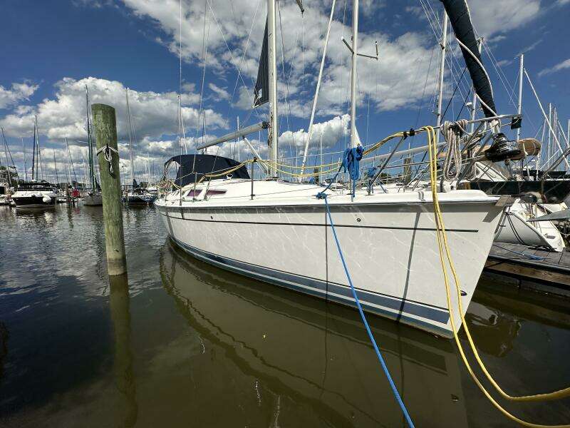 Ninkasi 38ft Hunter Yacht For Sale