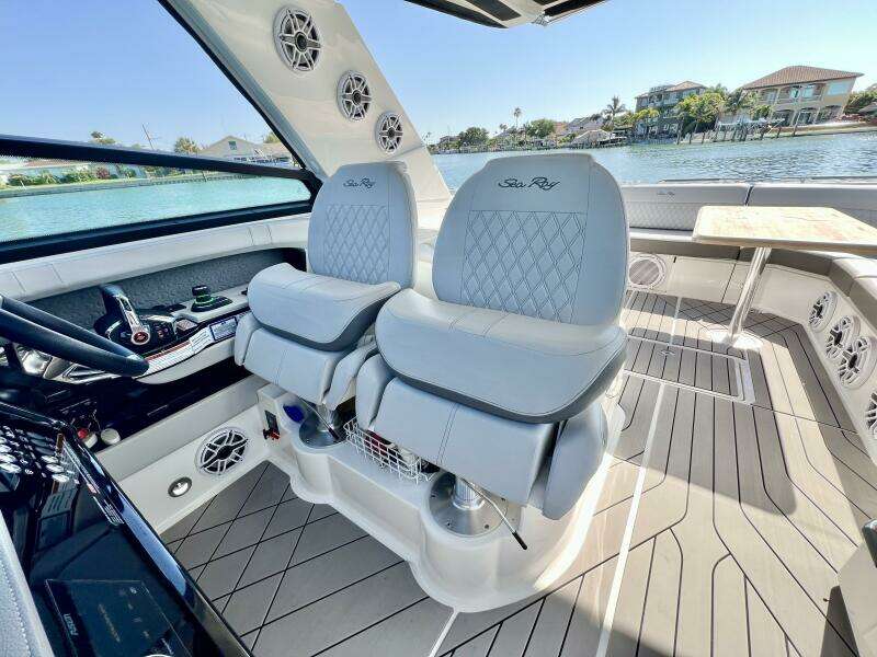 40ft Sea Ray Yacht For Sale
