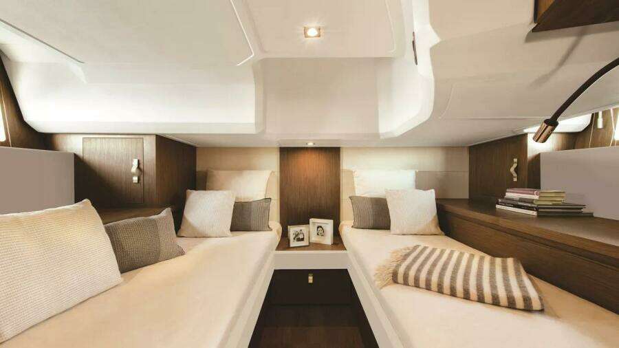 AGAPI 37ft Beneteau Yacht For Sale