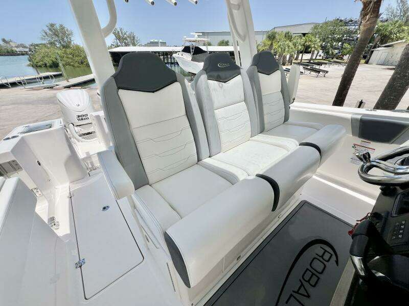 36ft Robalo Yacht For Sale