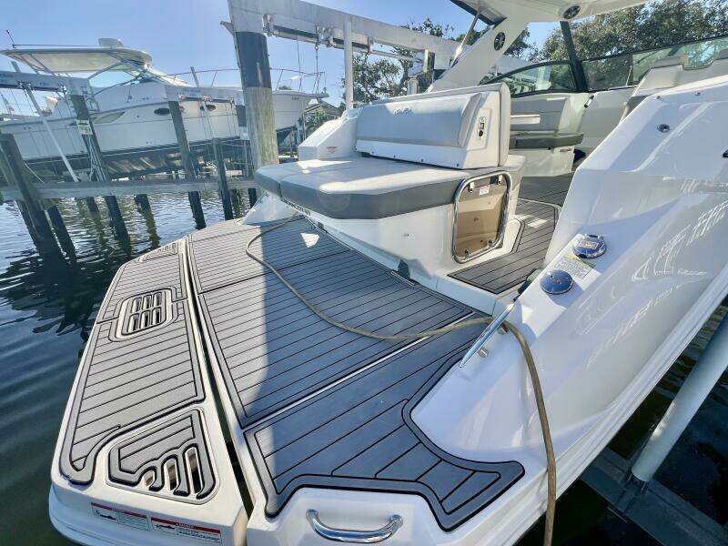 32ft Sea Ray Yacht For Sale