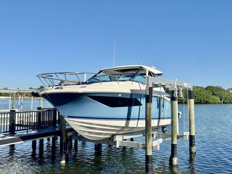 32ft Sea Ray Yacht For Sale