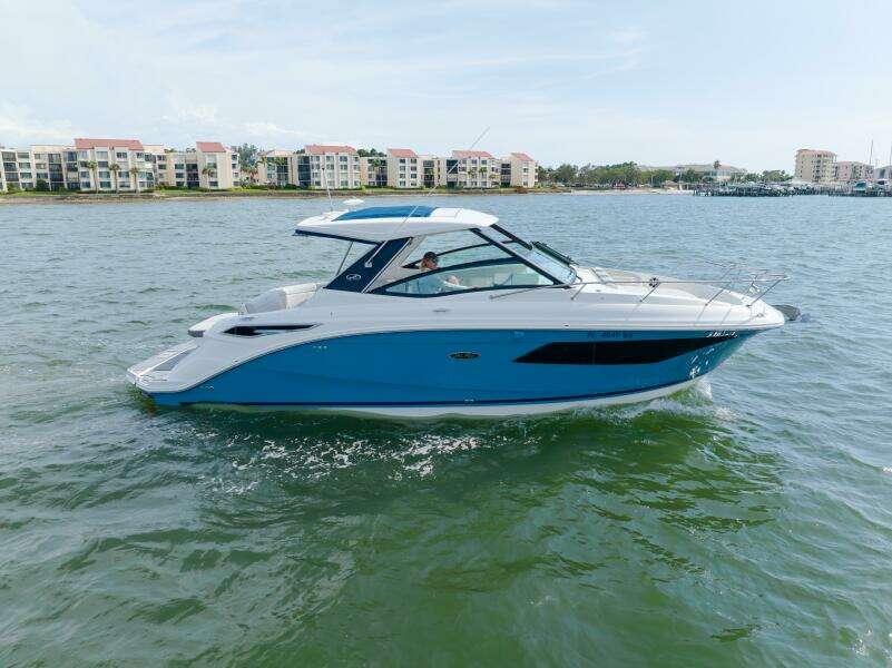 32ft Sea Ray Yacht For Sale