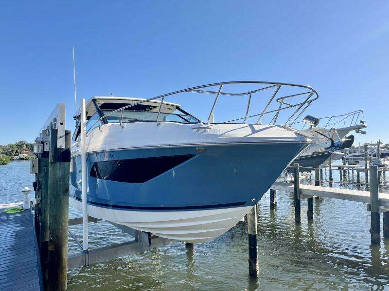 32ft Sea Ray Yacht For Sale