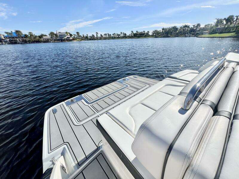 30ft Chaparral Yacht For Sale