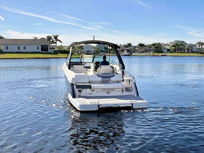 30ft Chaparral Yacht For Sale