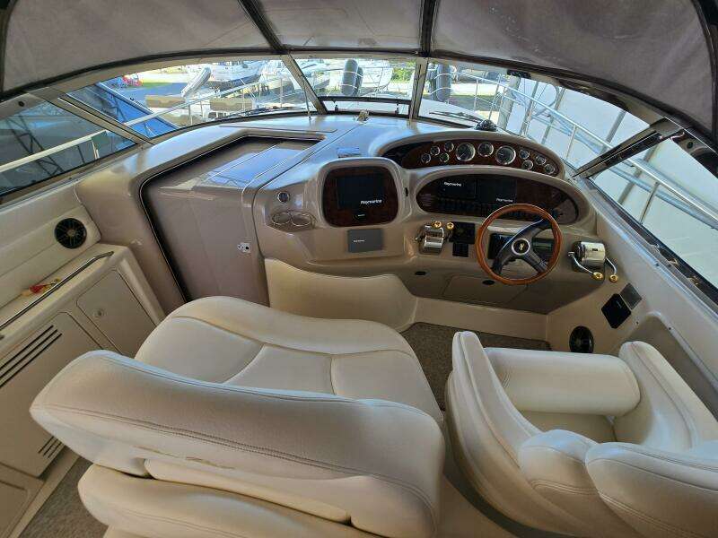 38ft Sea Ray Yacht For Sale