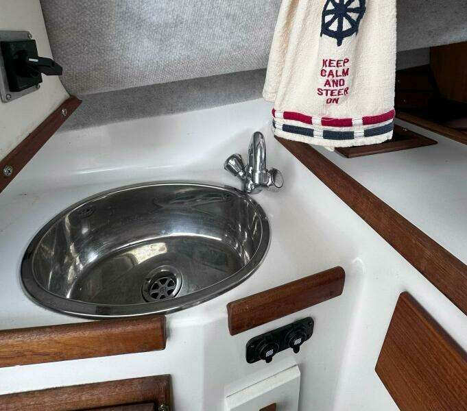 25ft Atlas Yacht For Sale