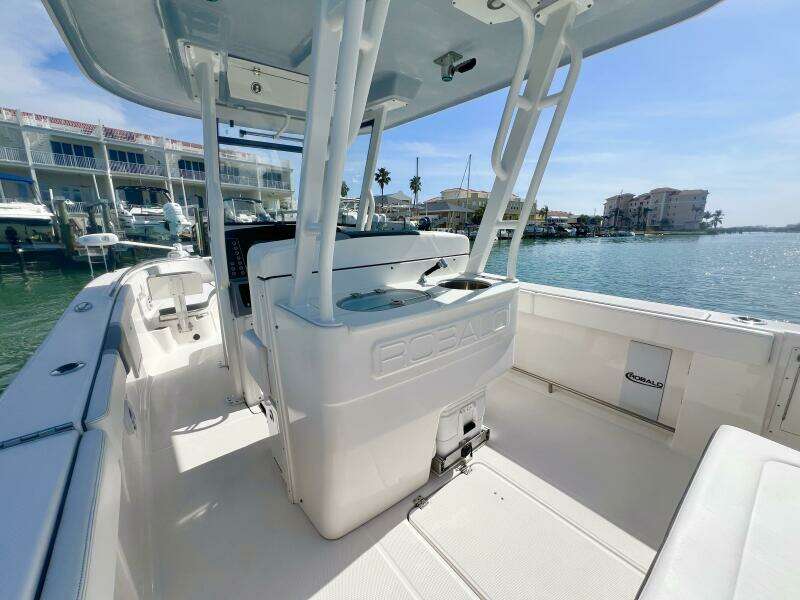 27ft Robalo Yacht For Sale