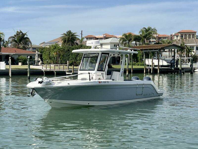 27ft Robalo Yacht For Sale