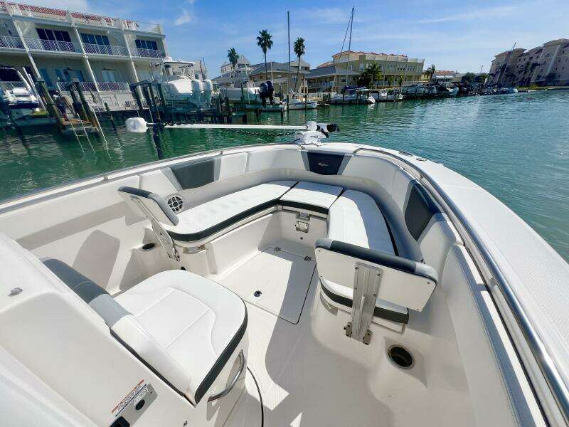 27ft Robalo Yacht For Sale