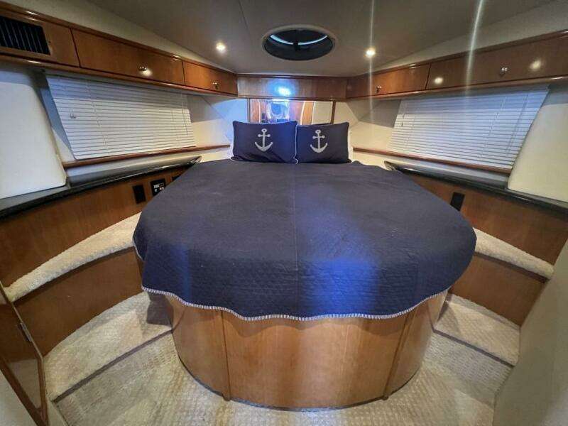 Tranquility 40ft Carver Yacht For Sale