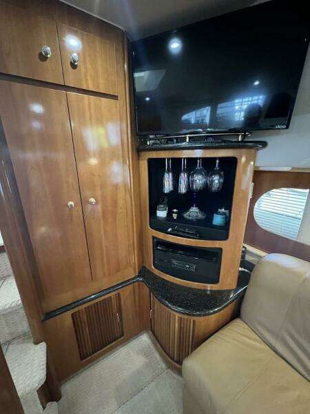 Tranquility 40ft Carver Yacht For Sale
