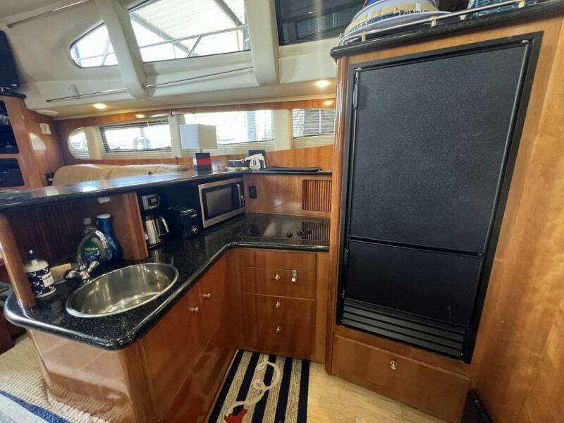 Tranquility 40ft Carver Yacht For Sale