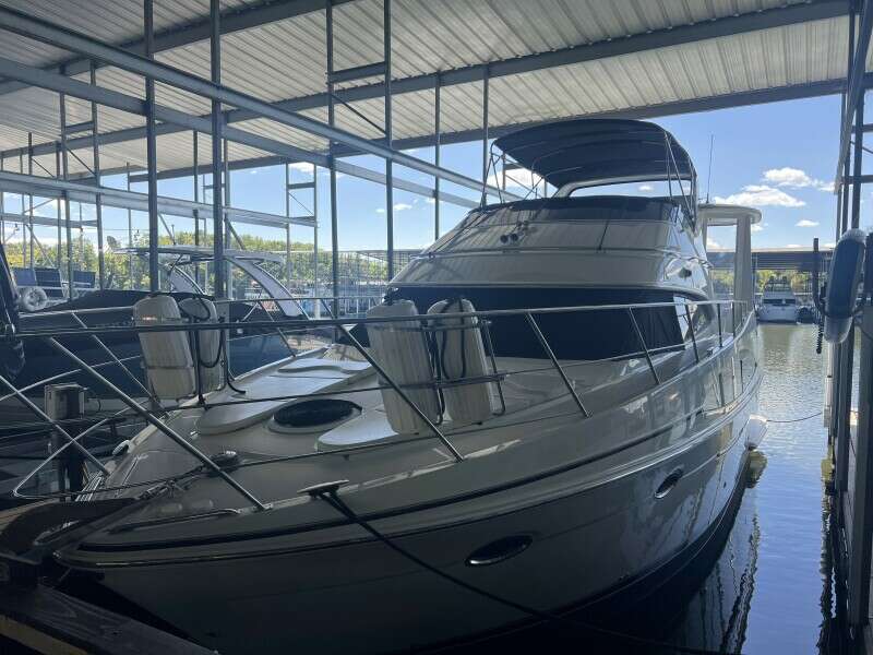 Tranquility 40ft Carver Yacht For Sale