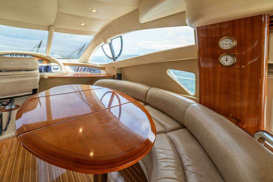 2007 Azimut 55 