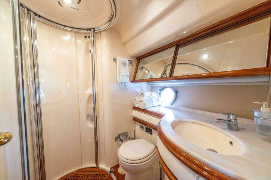 2007 Azimut 55 