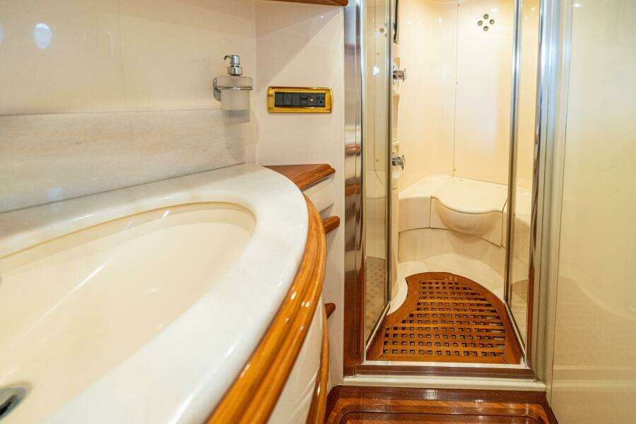 2007 Azimut 55 