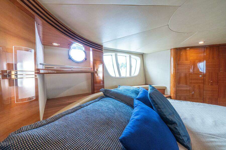 2007 Azimut 55 