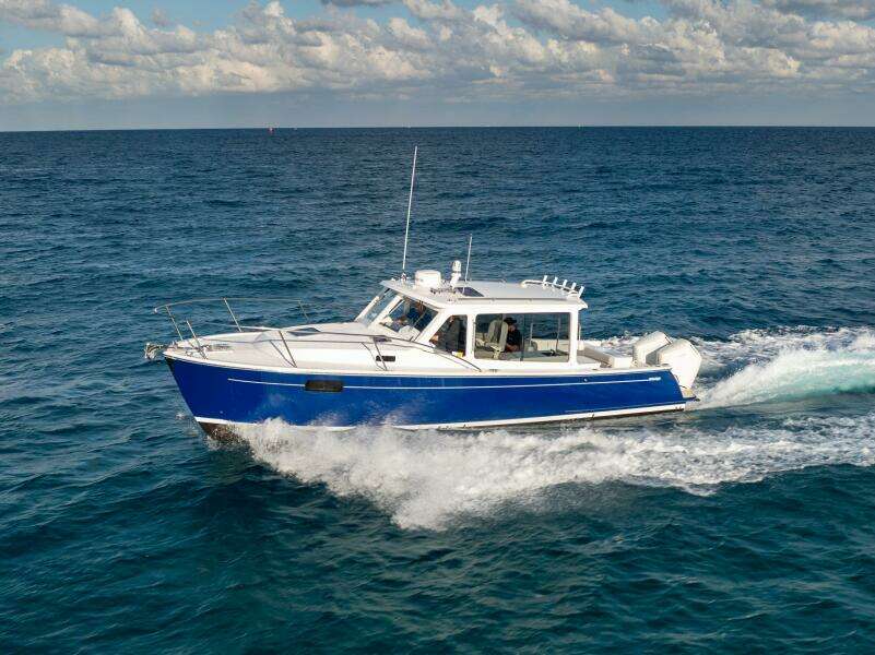 38ft MJM Yacht For Sale