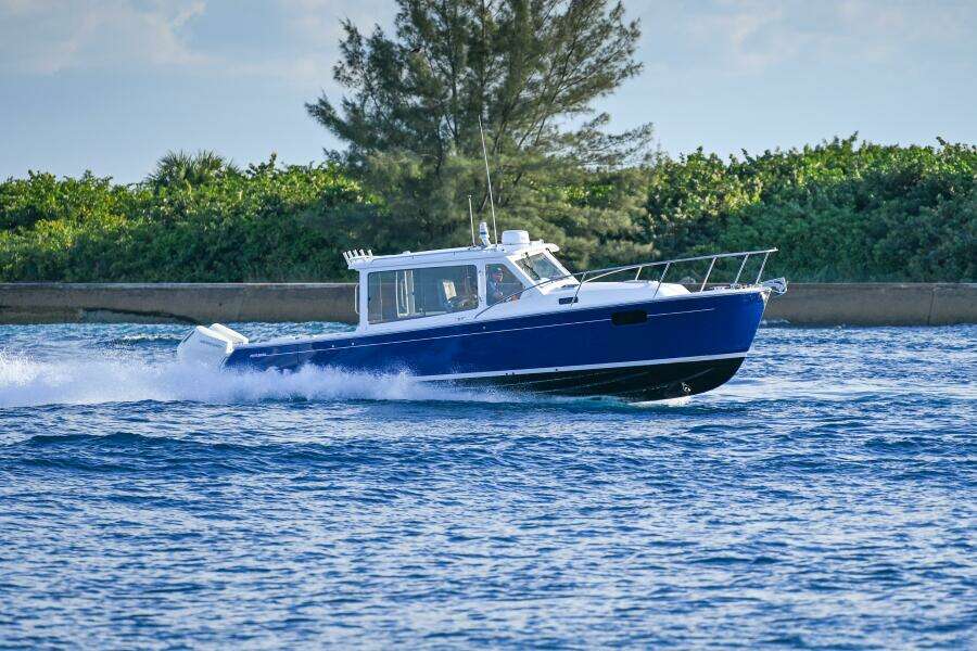 38ft MJM Yacht For Sale