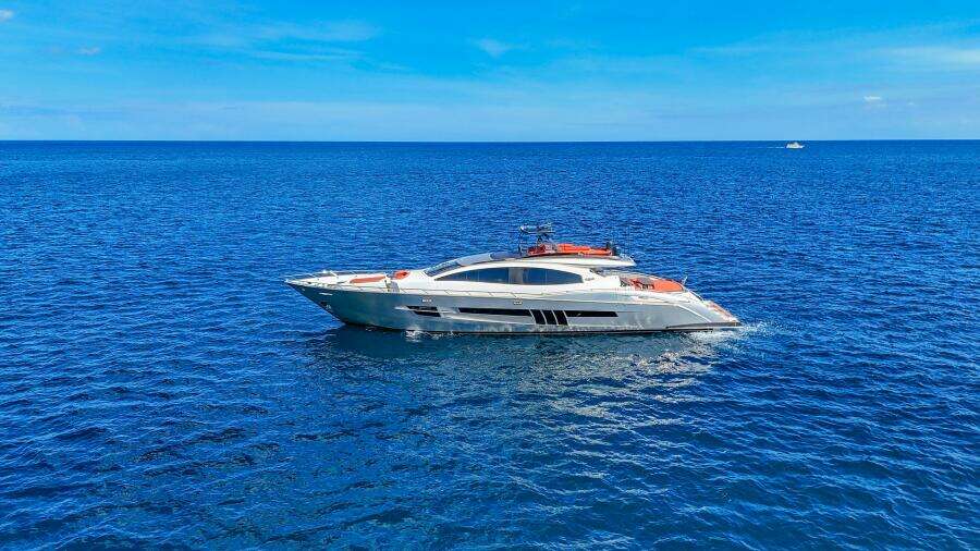 92ft Lazzara Yachts Yacht For Sale