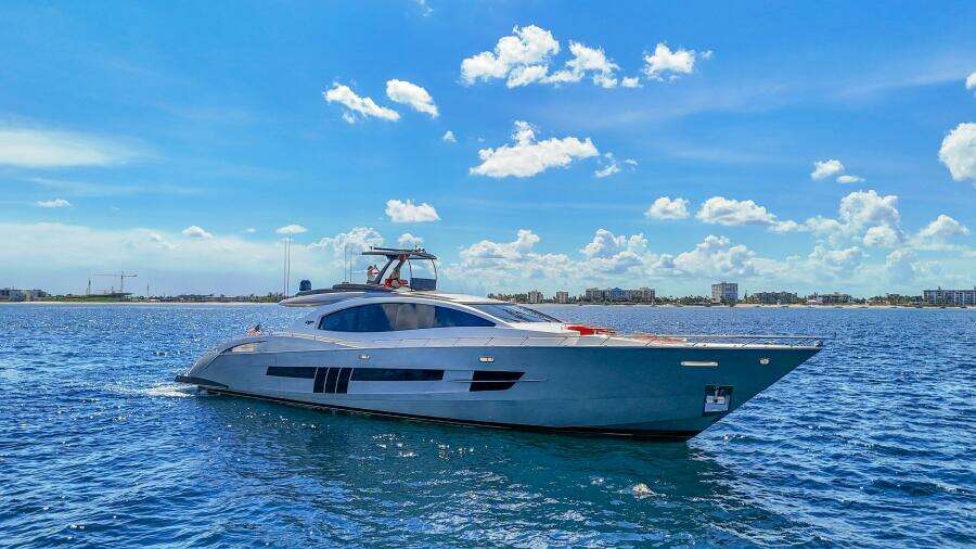 92ft Lazzara Yachts Yacht For Sale