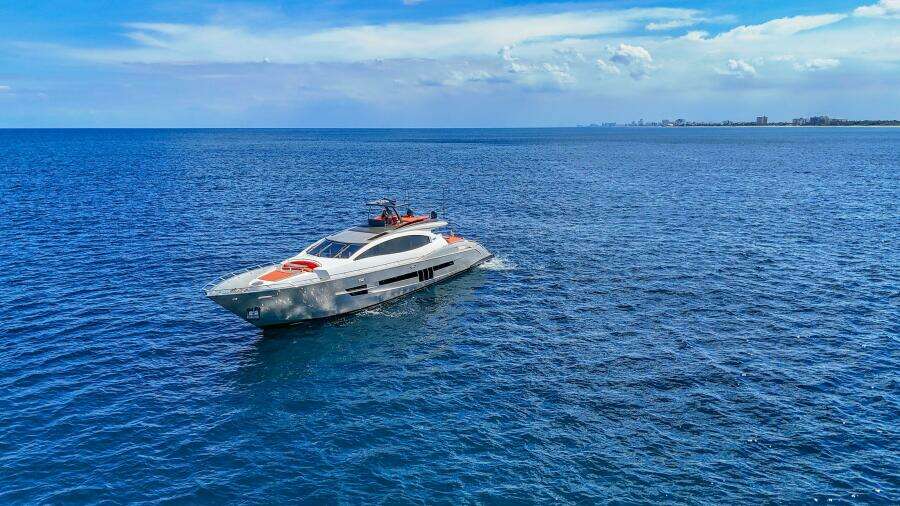 92ft Lazzara Yachts Yacht For Sale