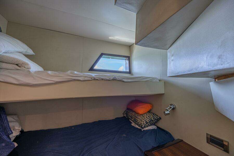 92ft Lazzara Yachts Yacht For Sale