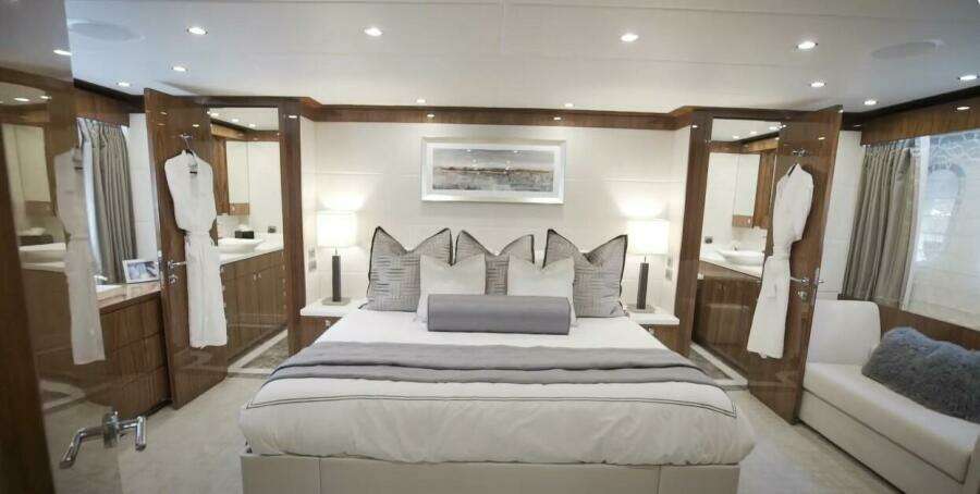LOLA T 101ft Hargrave Yacht For Sale