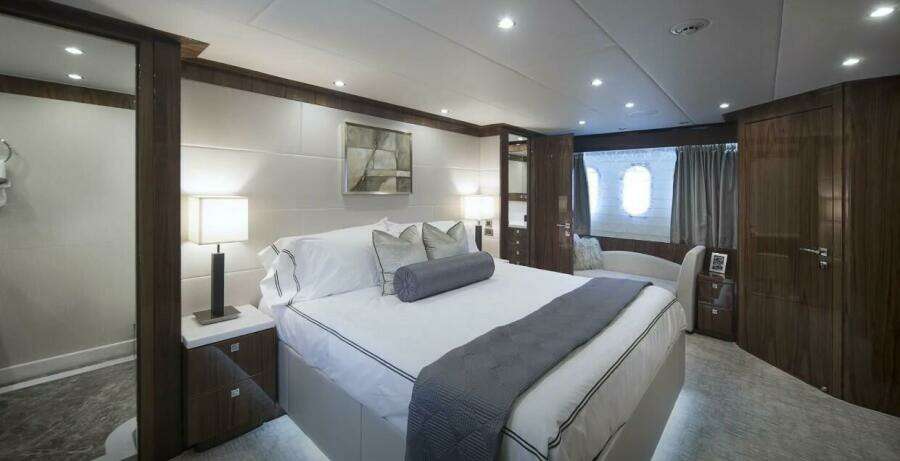 LOLA T 101ft Hargrave Yacht For Sale
