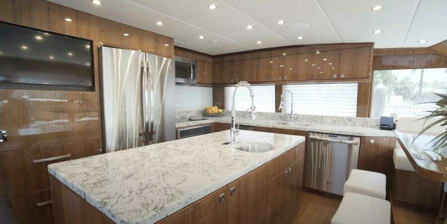 LOLA T 101ft Hargrave Yacht For Sale