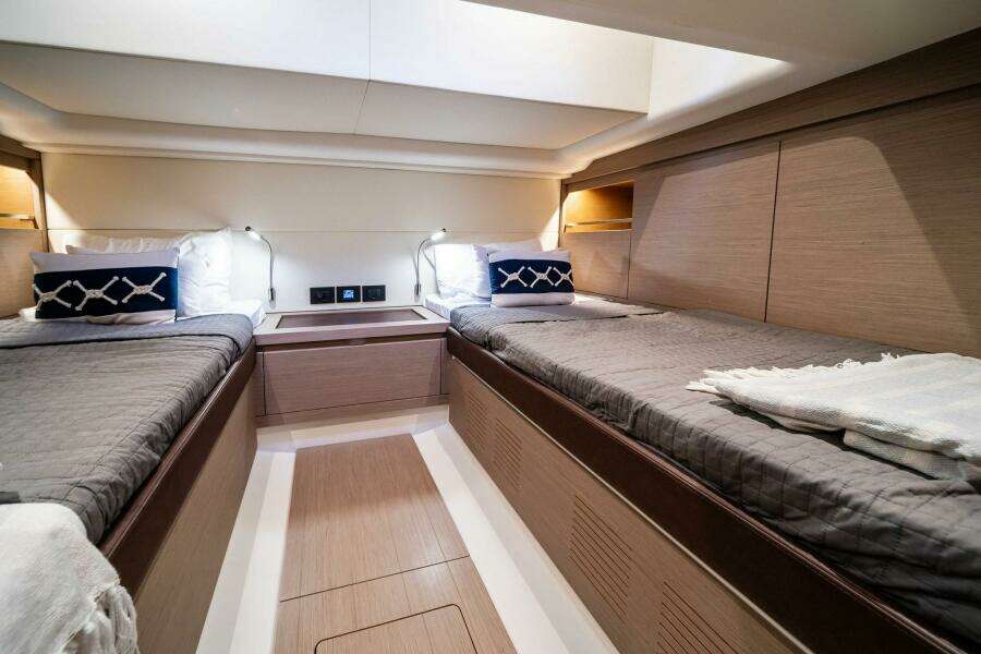 LADY DI 43ft Pardo Yachts Yacht For Sale