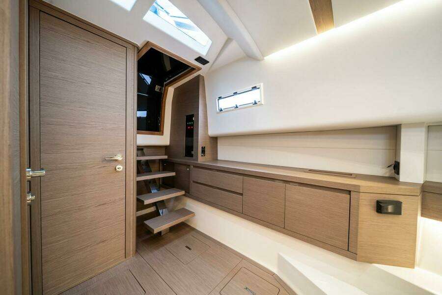LADY DI 43ft Pardo Yachts Yacht For Sale