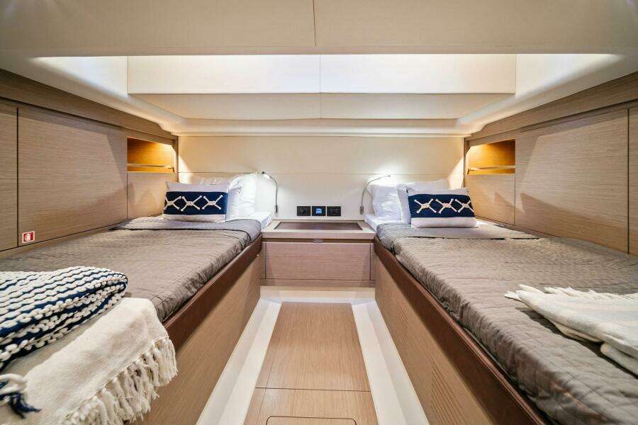 LADY DI 43ft Pardo Yachts Yacht For Sale