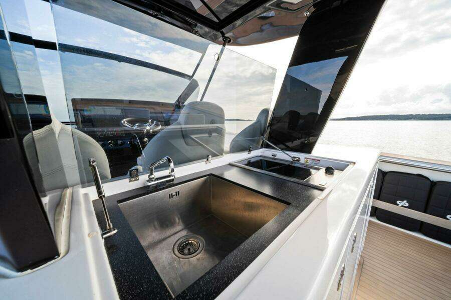 LADY DI 43ft Pardo Yachts Yacht For Sale