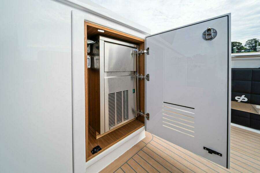 LADY DI 43ft Pardo Yachts Yacht For Sale