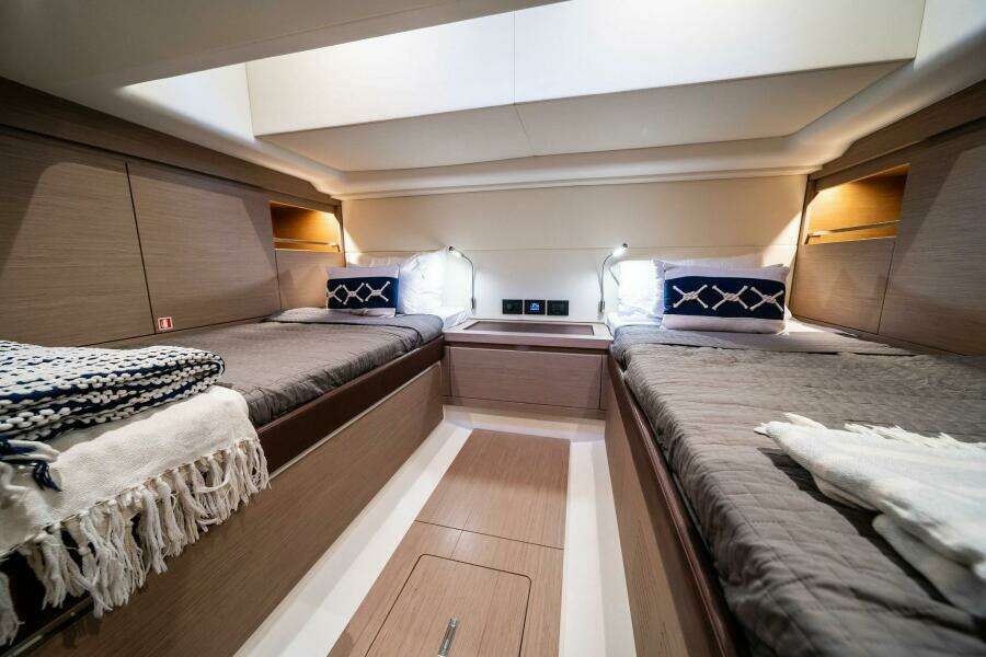 LADY DI 43ft Pardo Yachts Yacht For Sale
