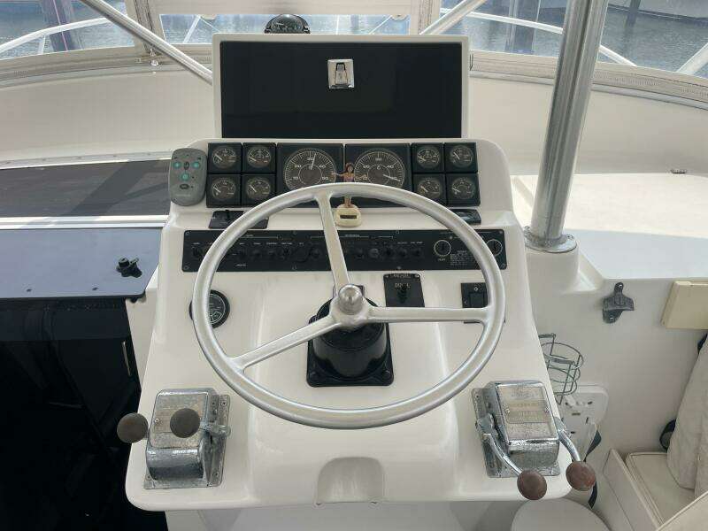 Sea Ya 29ft Luhrs Yacht For Sale
