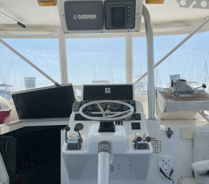 Sea Ya 29ft Luhrs Yacht For Sale