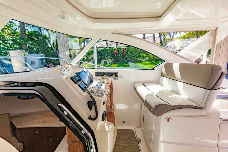 BLUE 31ft Tiara Yachts Yacht For Sale