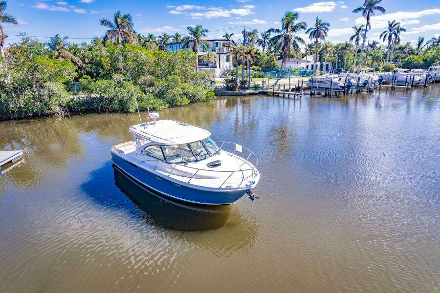 BLUE 31ft Tiara Yachts Yacht For Sale