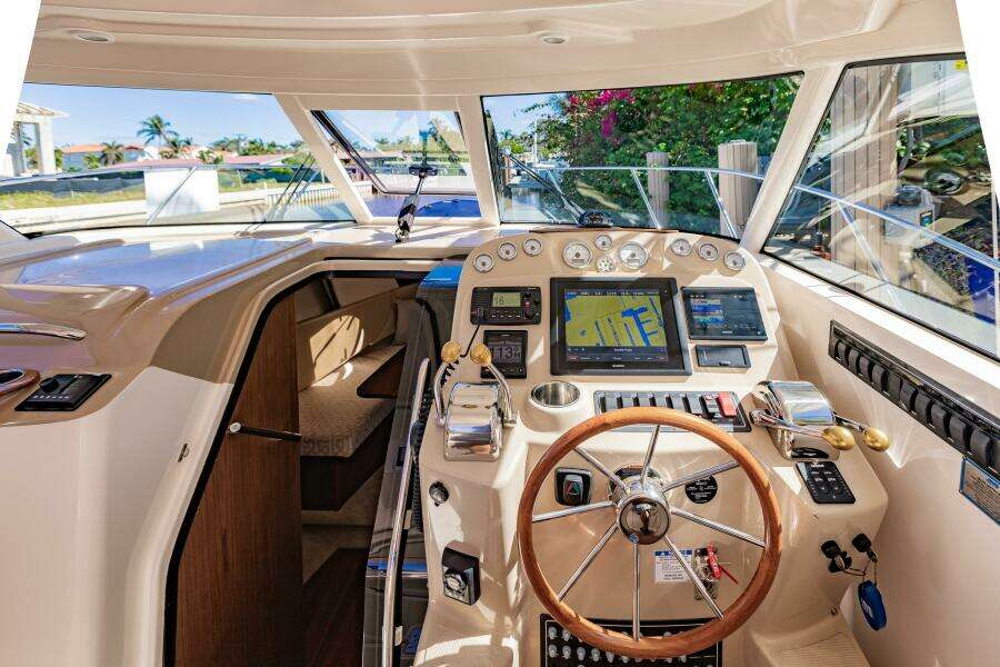 BLUE 31ft Tiara Yachts Yacht For Sale
