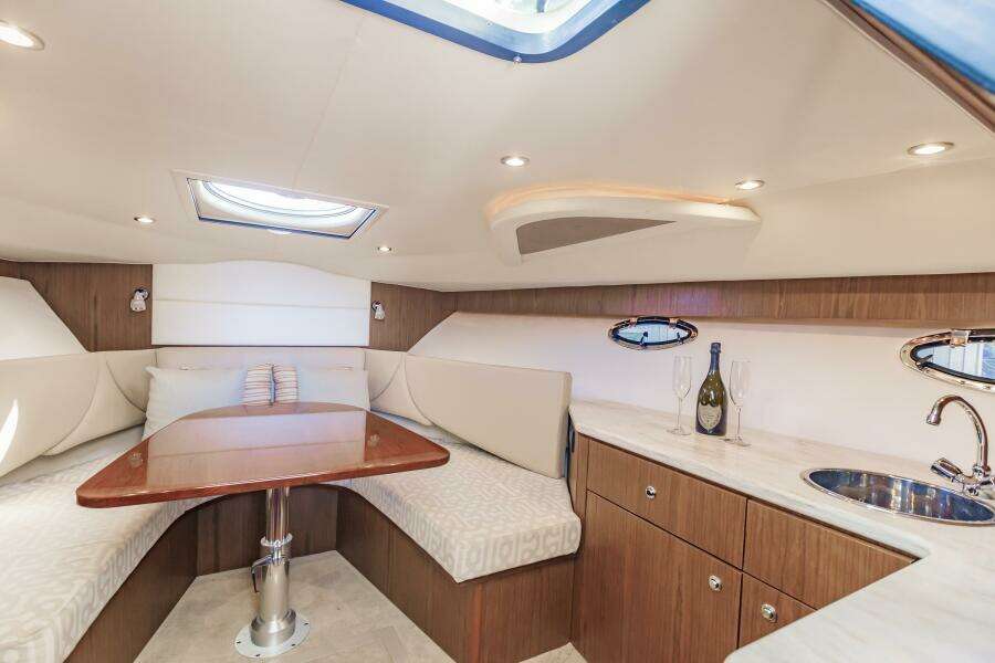 BLUE 31ft Tiara Yachts Yacht For Sale