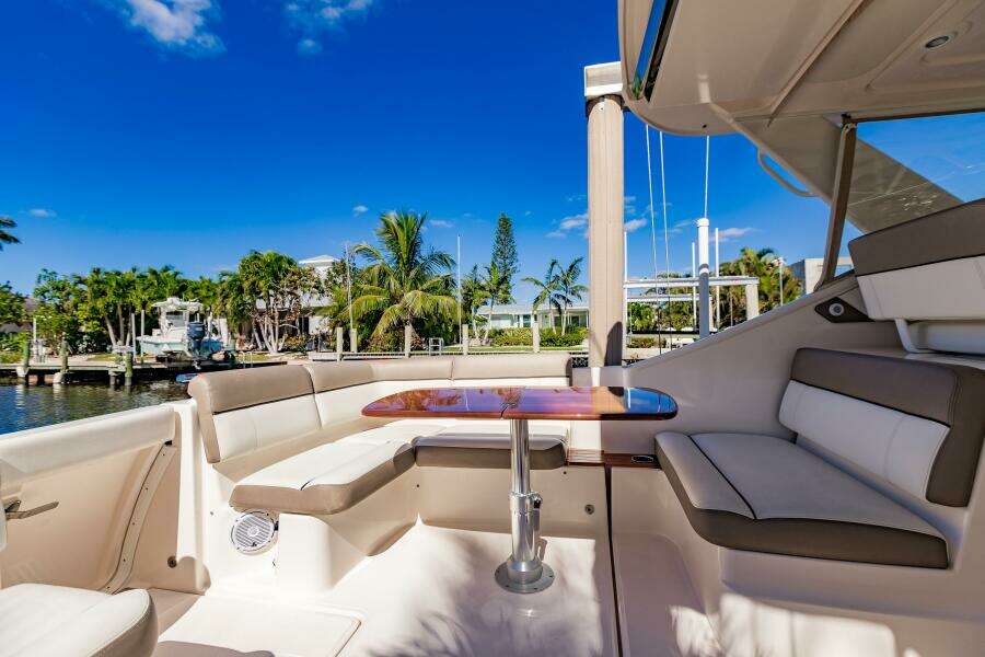 BLUE 31ft Tiara Yachts Yacht For Sale