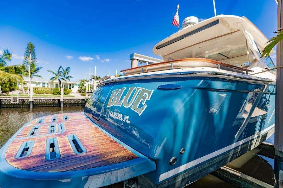 BLUE 31ft Tiara Yachts Yacht For Sale