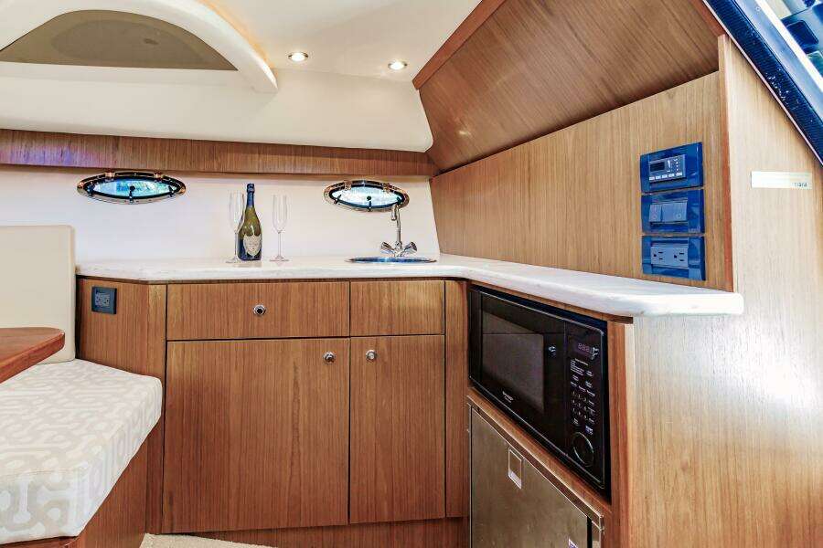 BLUE 31ft Tiara Yachts Yacht For Sale
