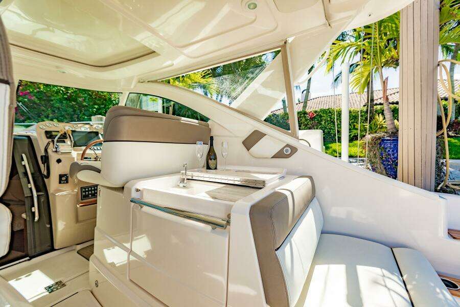 BLUE 31ft Tiara Yachts Yacht For Sale