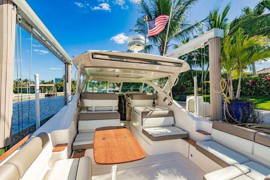 BLUE 31ft Tiara Yachts Yacht For Sale